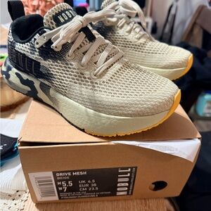 NOBULL Beige and Black women’s Sneakers